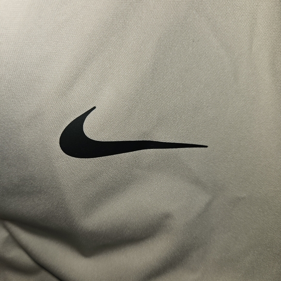 Nike Golf Jacket - Hypershield Rapid Adapt Waterproof - Cream SP21 - Picture 4 of 7